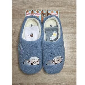 Moon Cake Women's Slippers with socks NWT Size L (11)